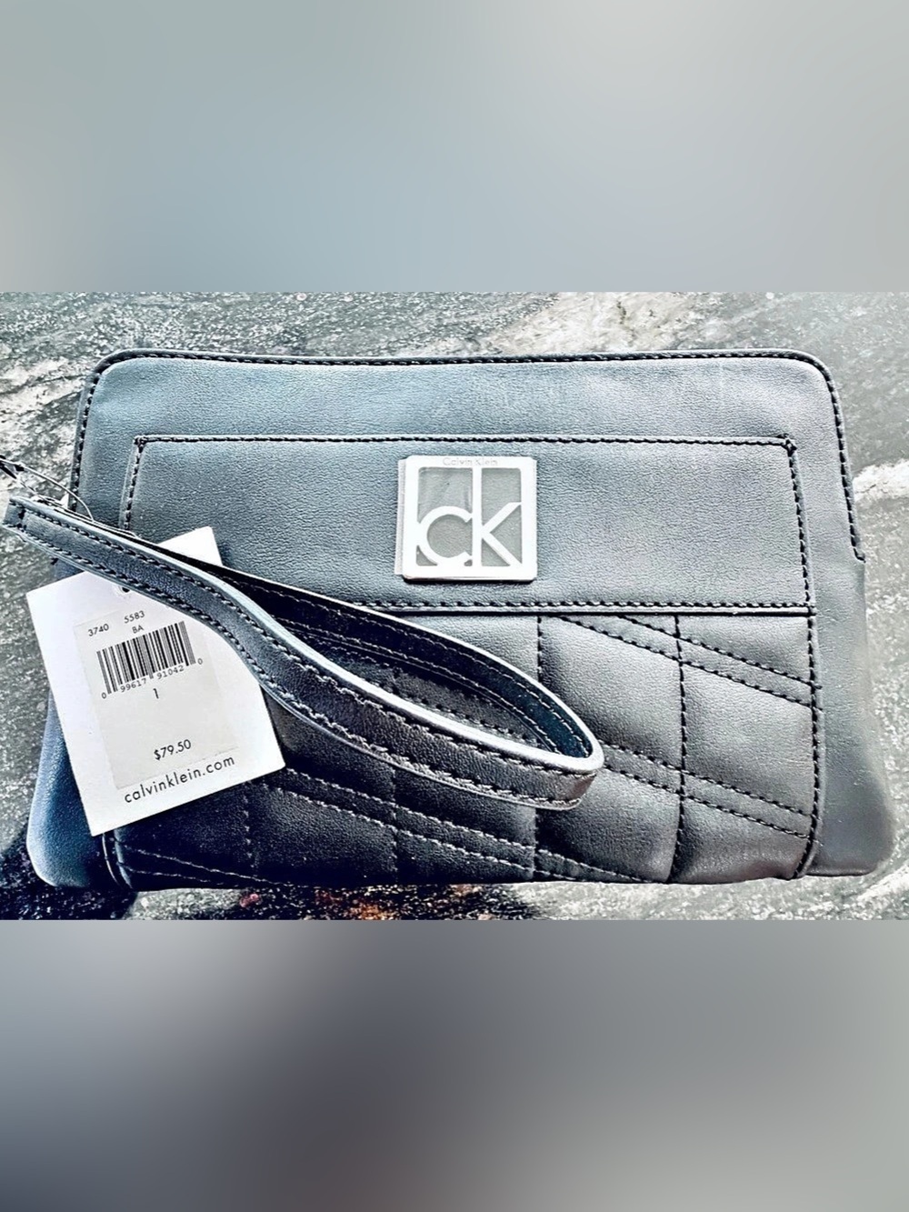 New-Calvin Klein Quilted Wristlet Clutch in Black
